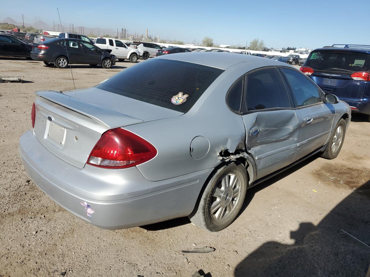 Lot #3040784775 2005 FORD TAURUS SEL