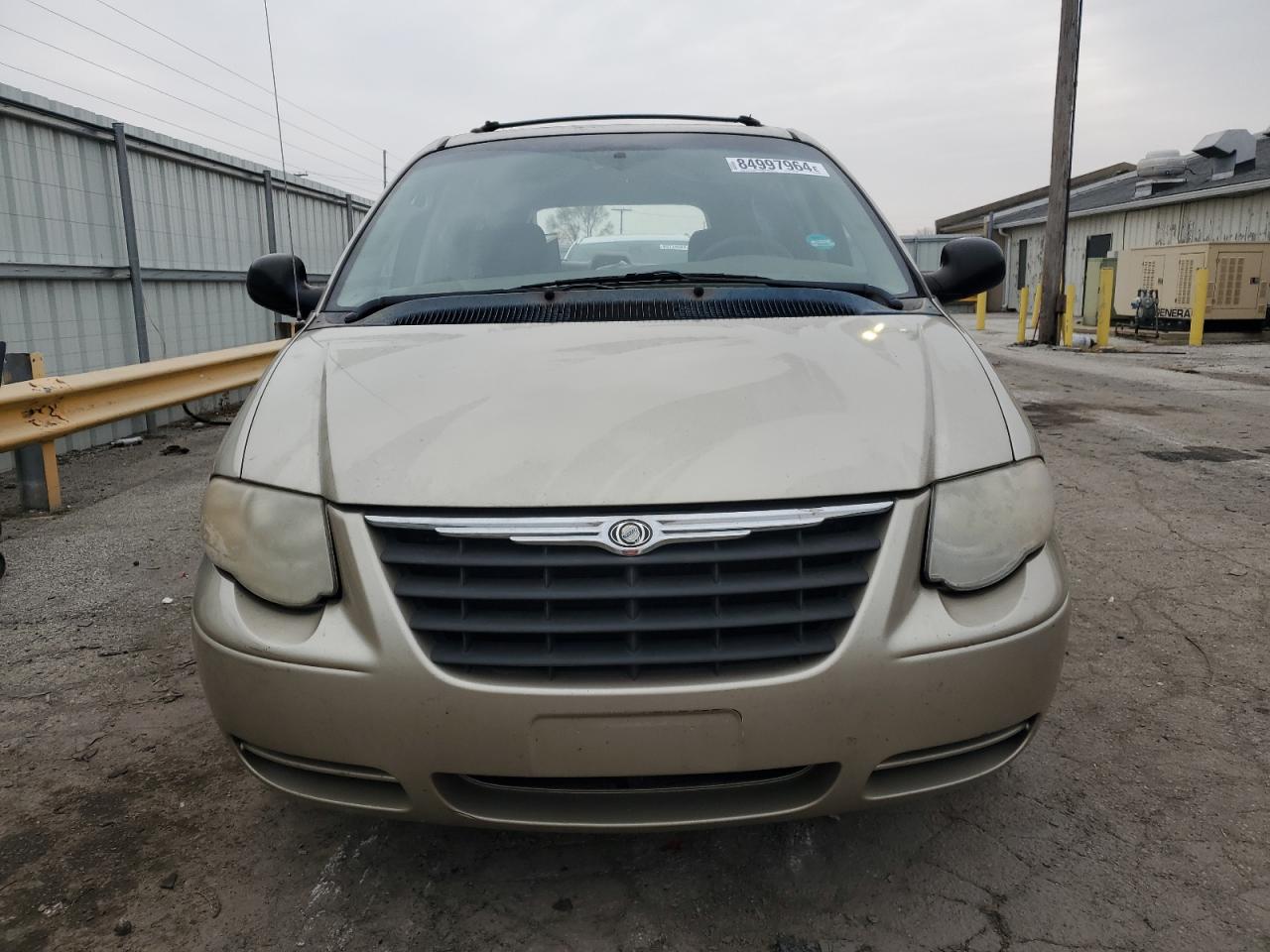 Lot #3029510376 2006 CHRYSLER TOWN & COU