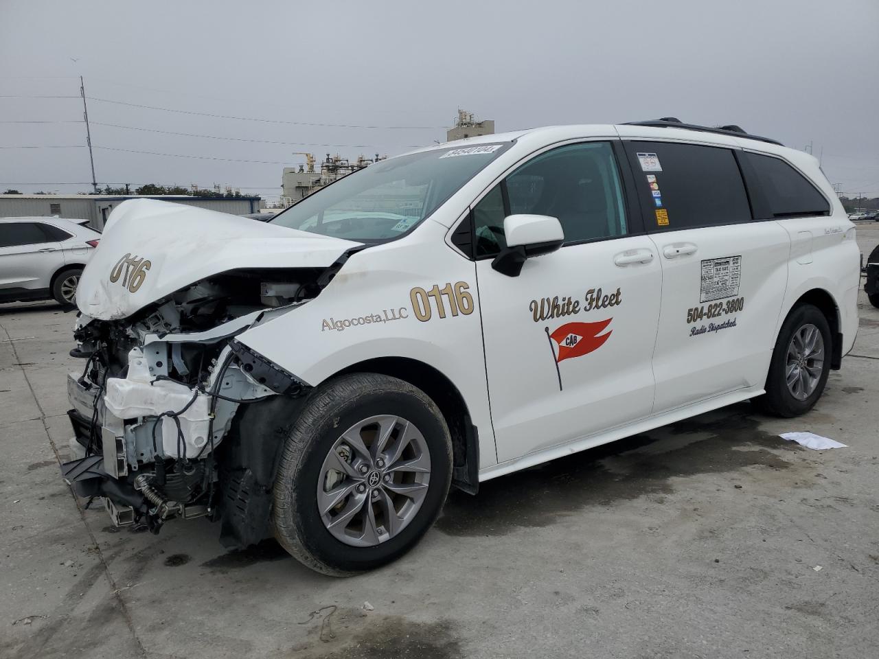  Salvage Toyota Sienna