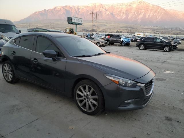 VIN 3MZBN1L75HM119211 2017 MAZDA 3 no.4