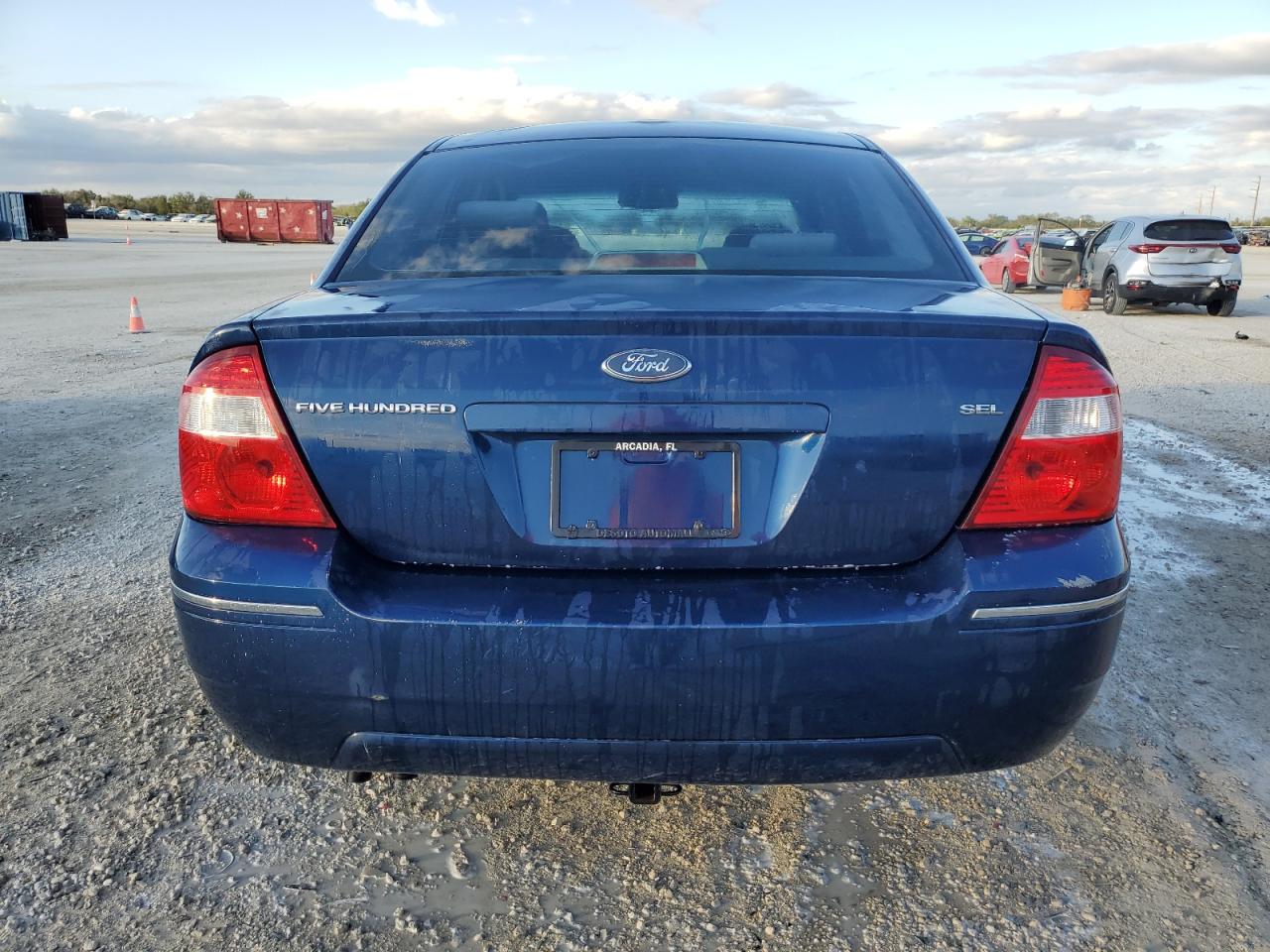 Lot #3026304434 2005 FORD FIVE HUNDR