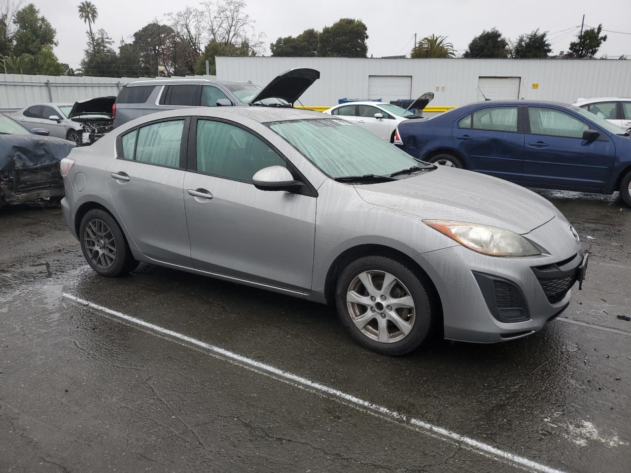 Lot #3029323707 2011 MAZDA 3 I