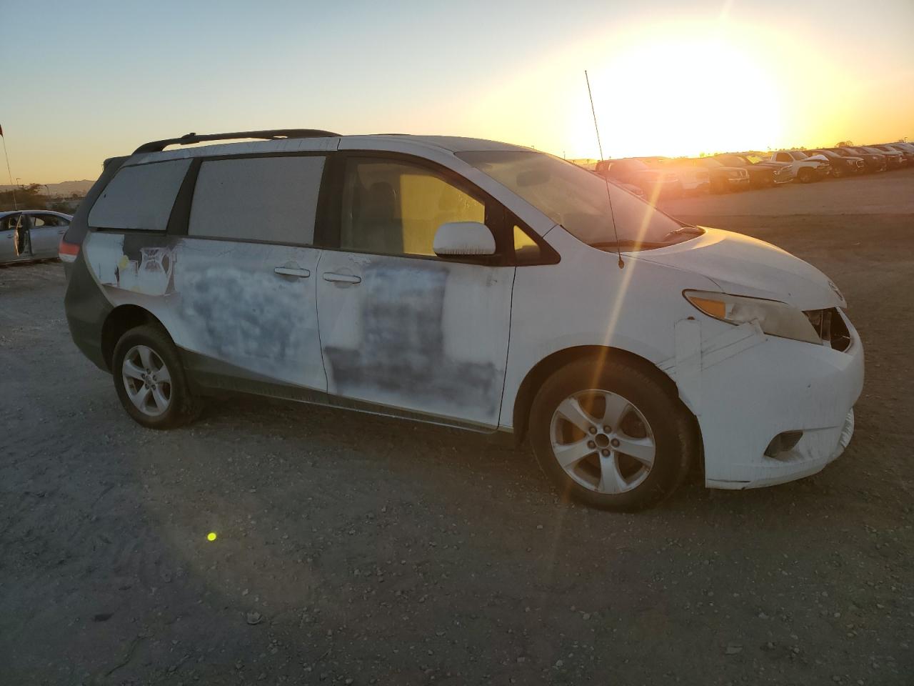 Lot #3029383684 2014 TOYOTA SIENNA LE