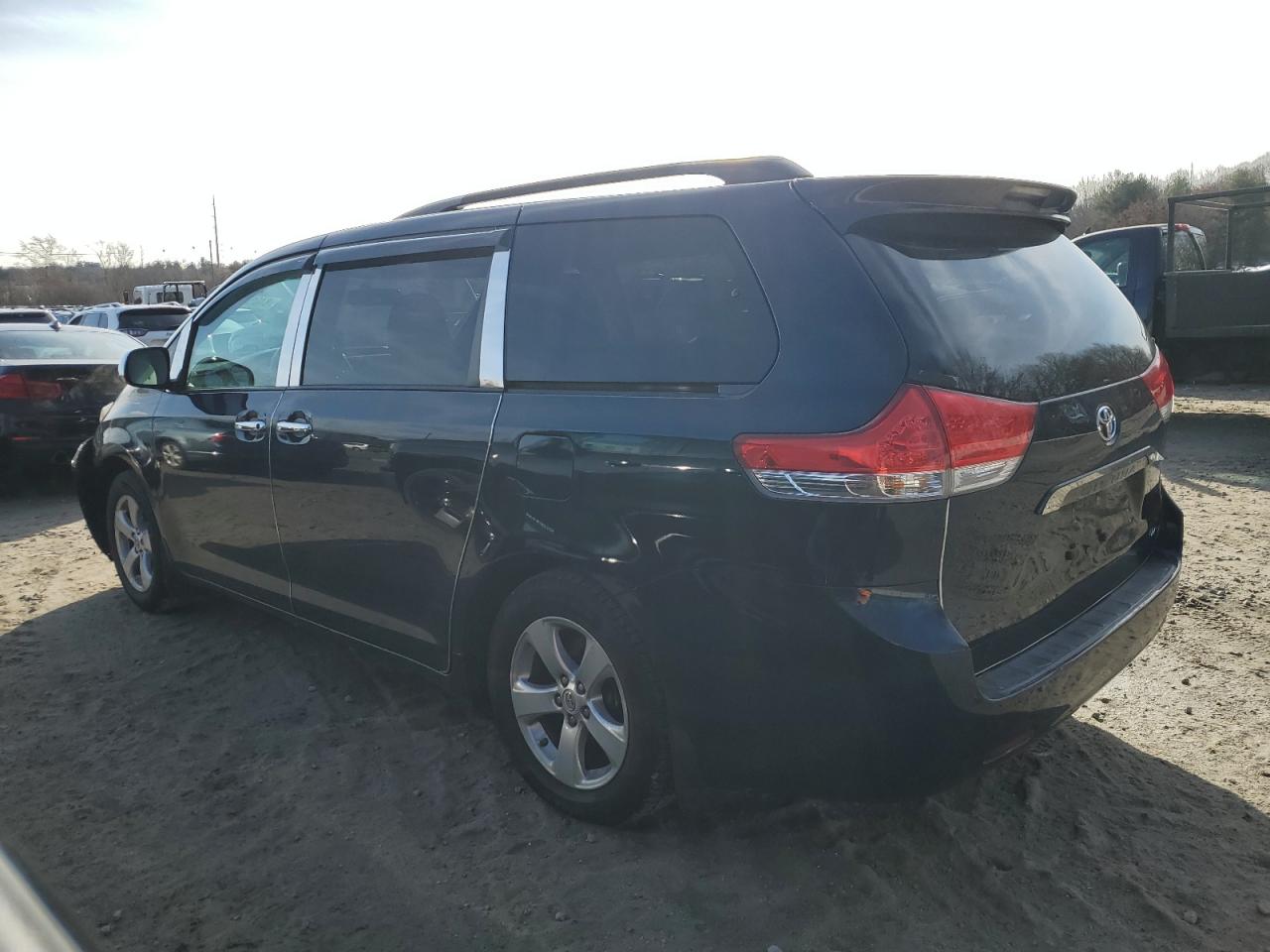 Lot #3033038999 2012 TOYOTA SIENNA LE