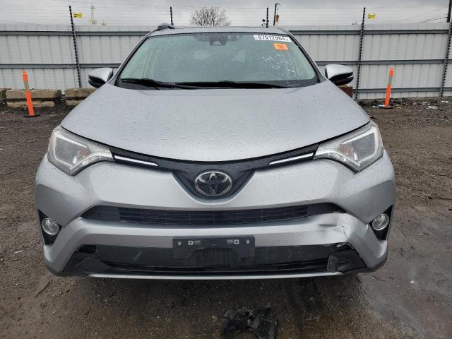 2018 TOYOTA RAV 4 JTMRFREV2JJ227099