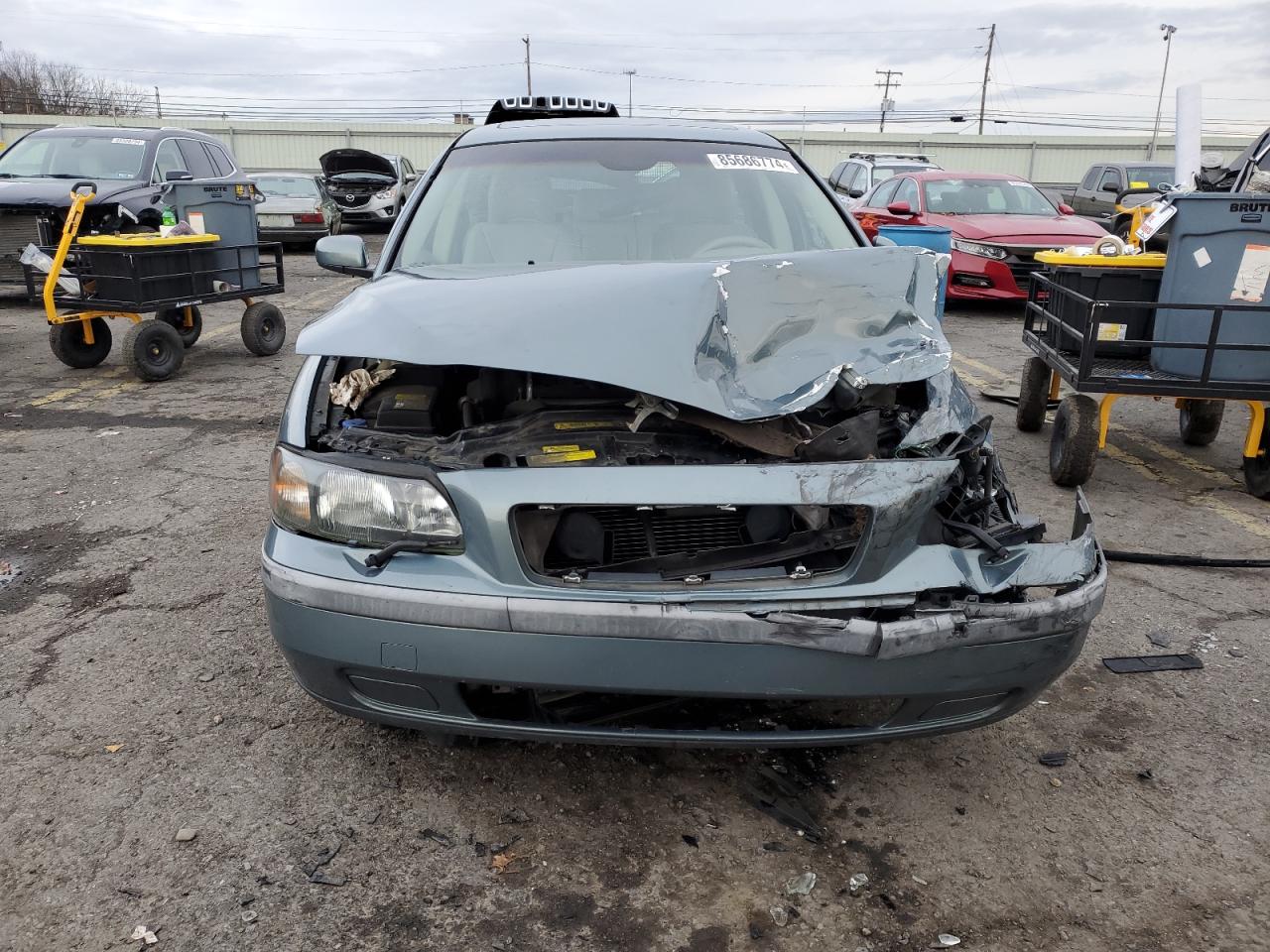 Lot #3048483994 2004 VOLVO V70 FWD