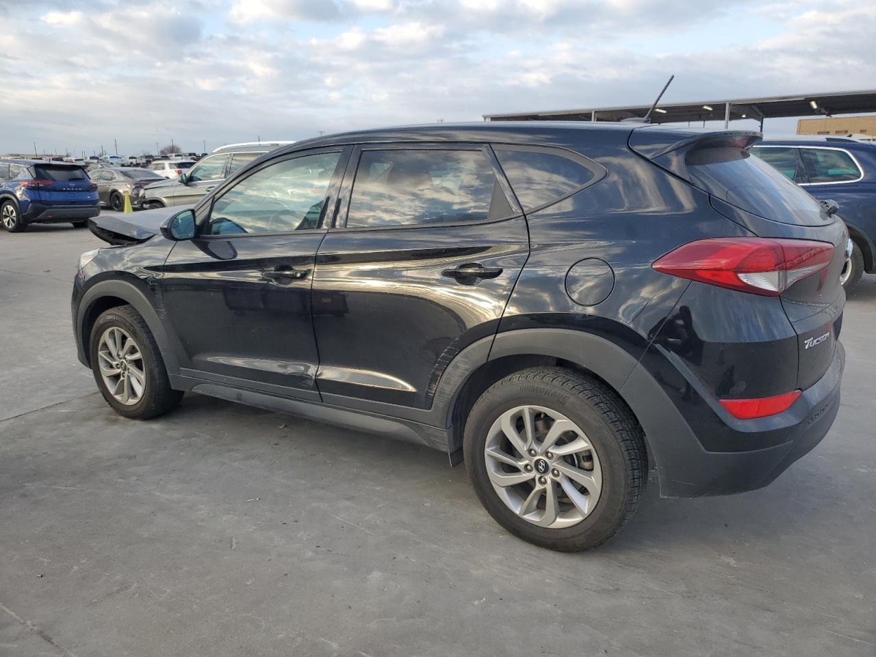 Lot #3034268080 2016 HYUNDAI TUCSON SE