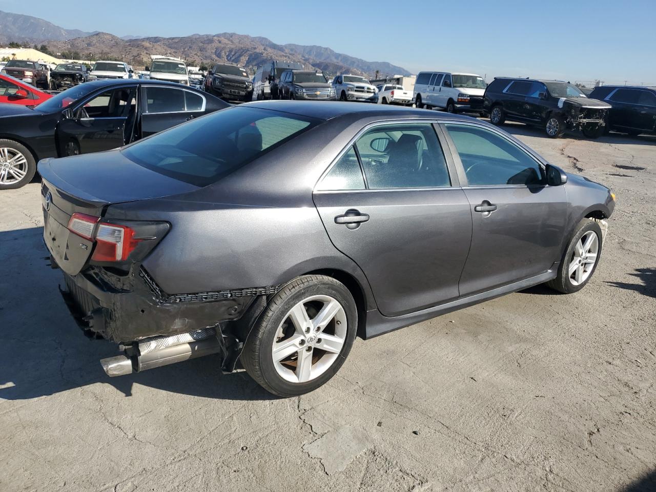 Lot #3020934841 2014 TOYOTA CAMRY L