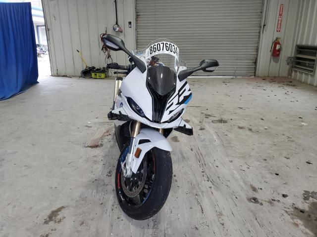 BMW S 1000 RR 2024 white  gas WB10E6303R6J86611 photo #3