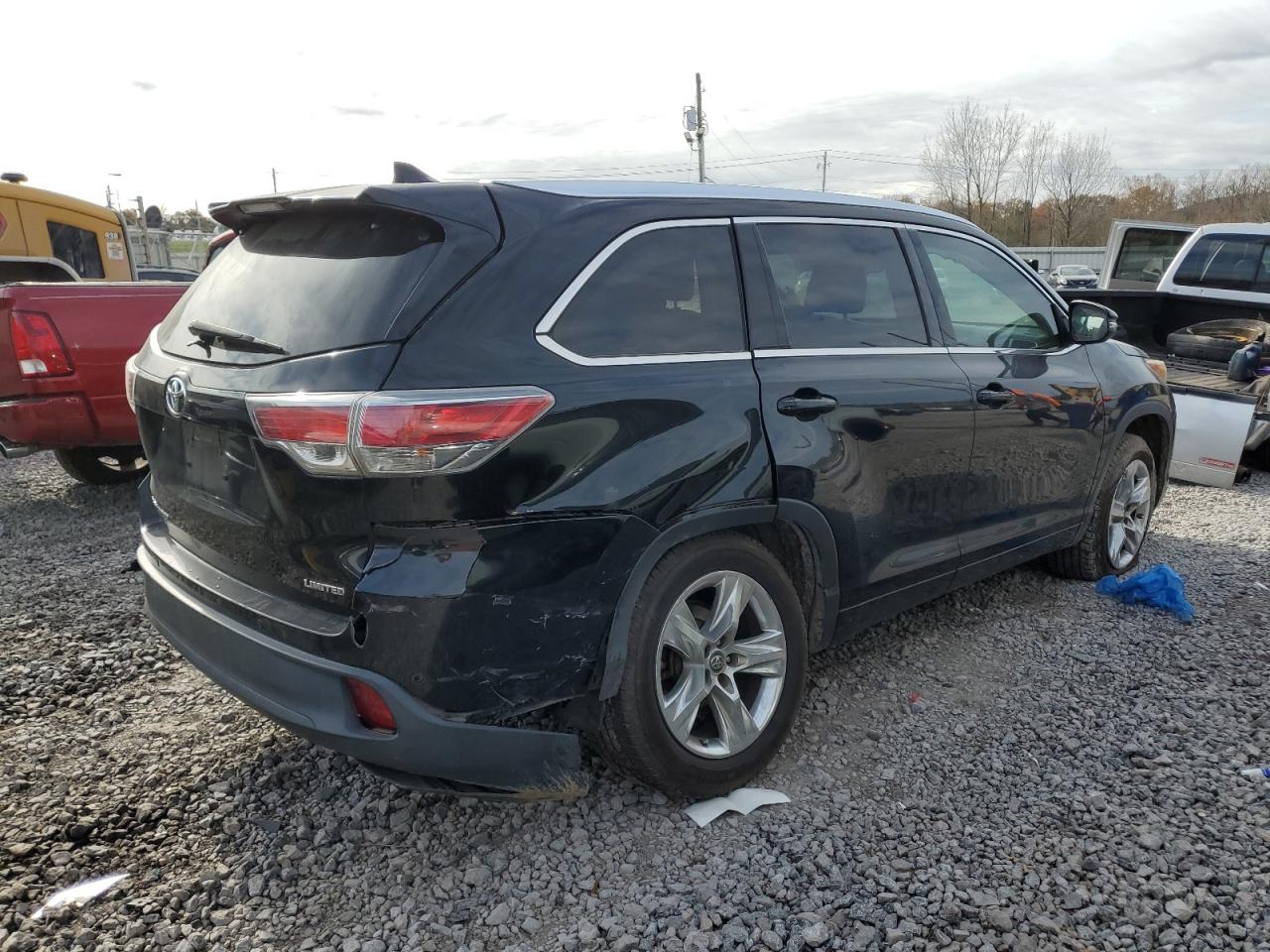 Lot #3050601113 2016 TOYOTA HIGHLANDER