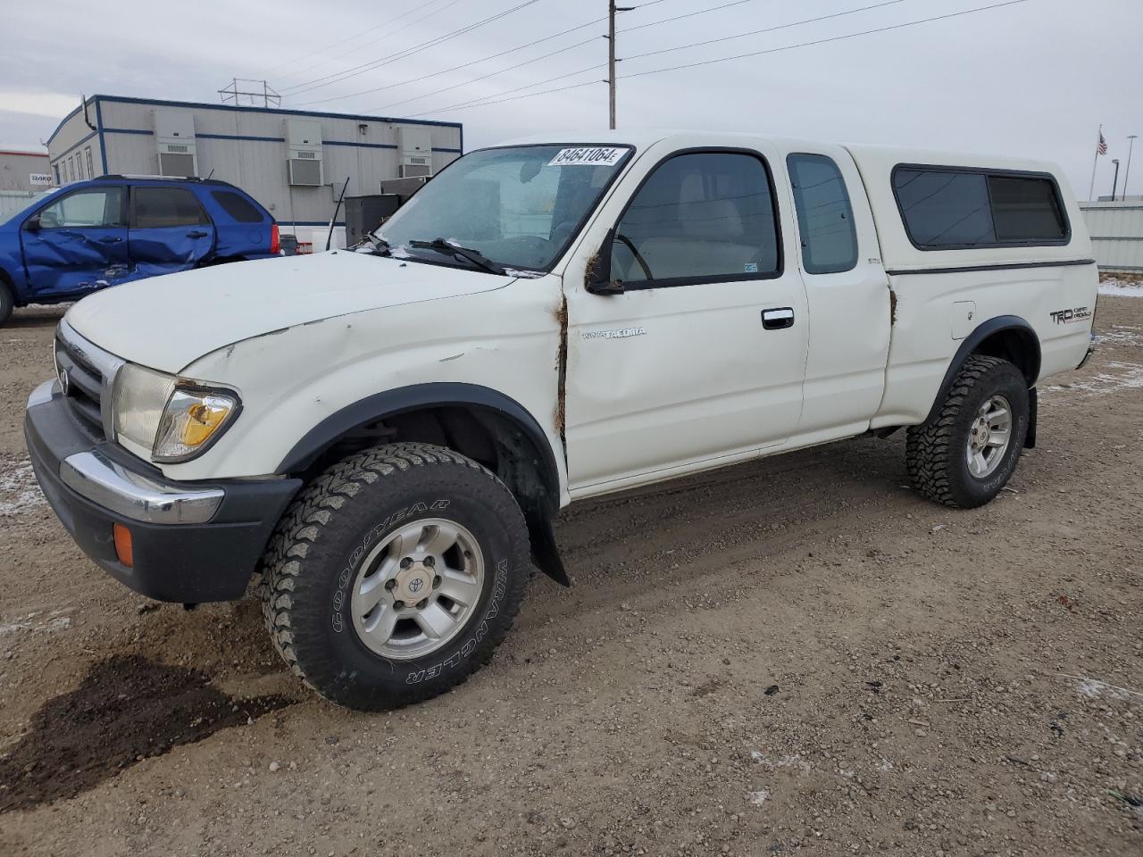  Salvage Toyota Tacoma