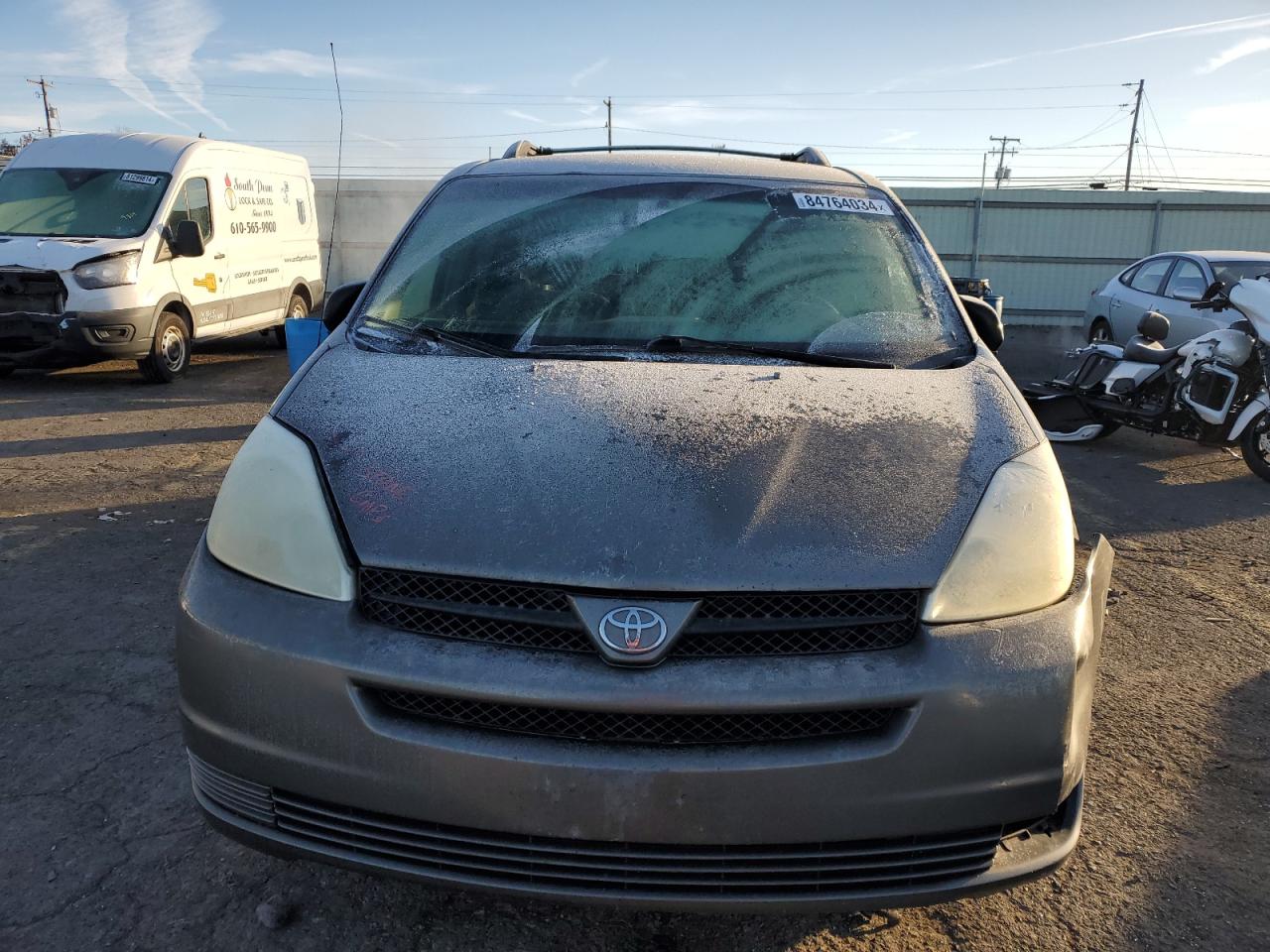 Lot #3044393853 2005 TOYOTA SIENNA CE