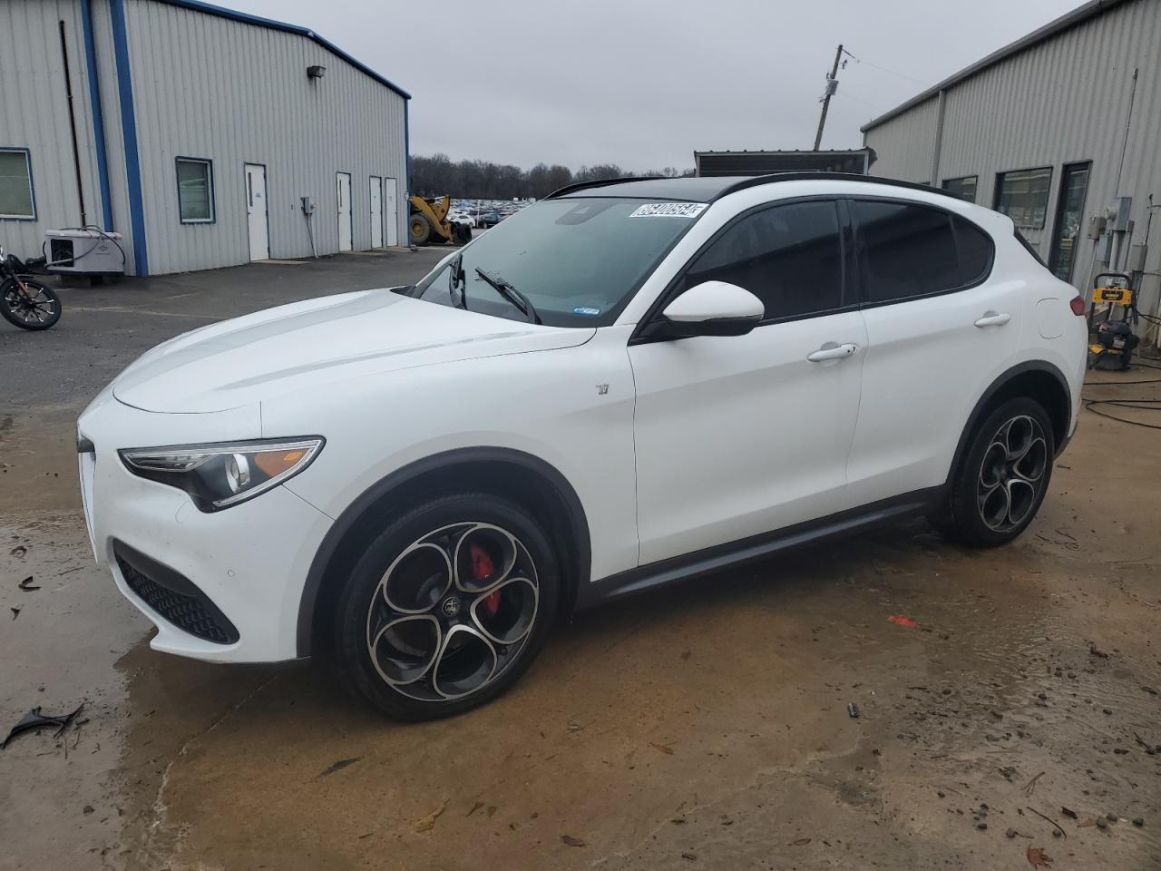  Salvage Alfa Romeo Stelvio