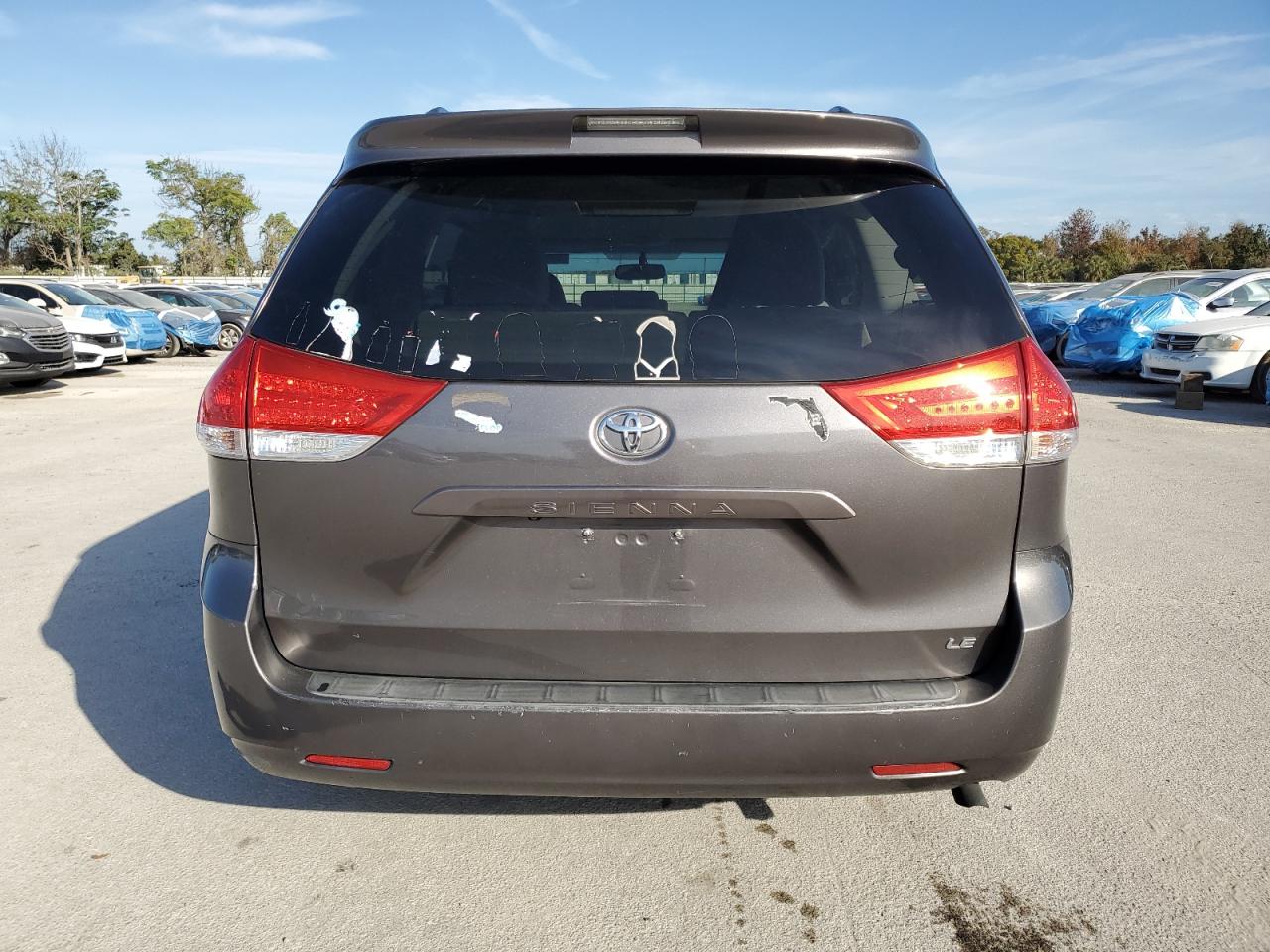 Lot #3030665119 2013 TOYOTA SIENNA LE