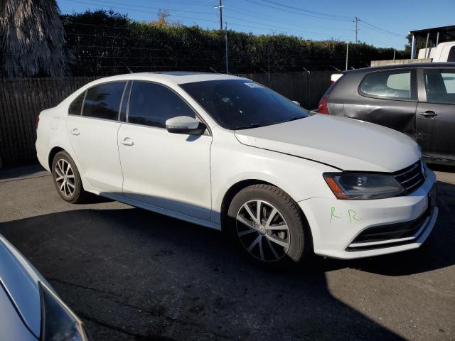 VIN 3VWDB7AJ3JM220143 2018 VOLKSWAGEN JETTA no.4