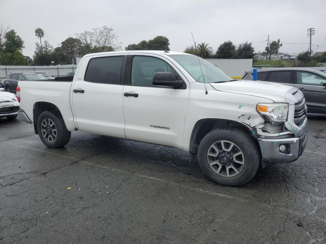 Lot #3033210813 2015 TOYOTA TUNDRA CRE