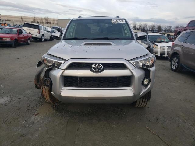 2018 TOYOTA 4RUNNER SR - JTEBU5JR7J5541196