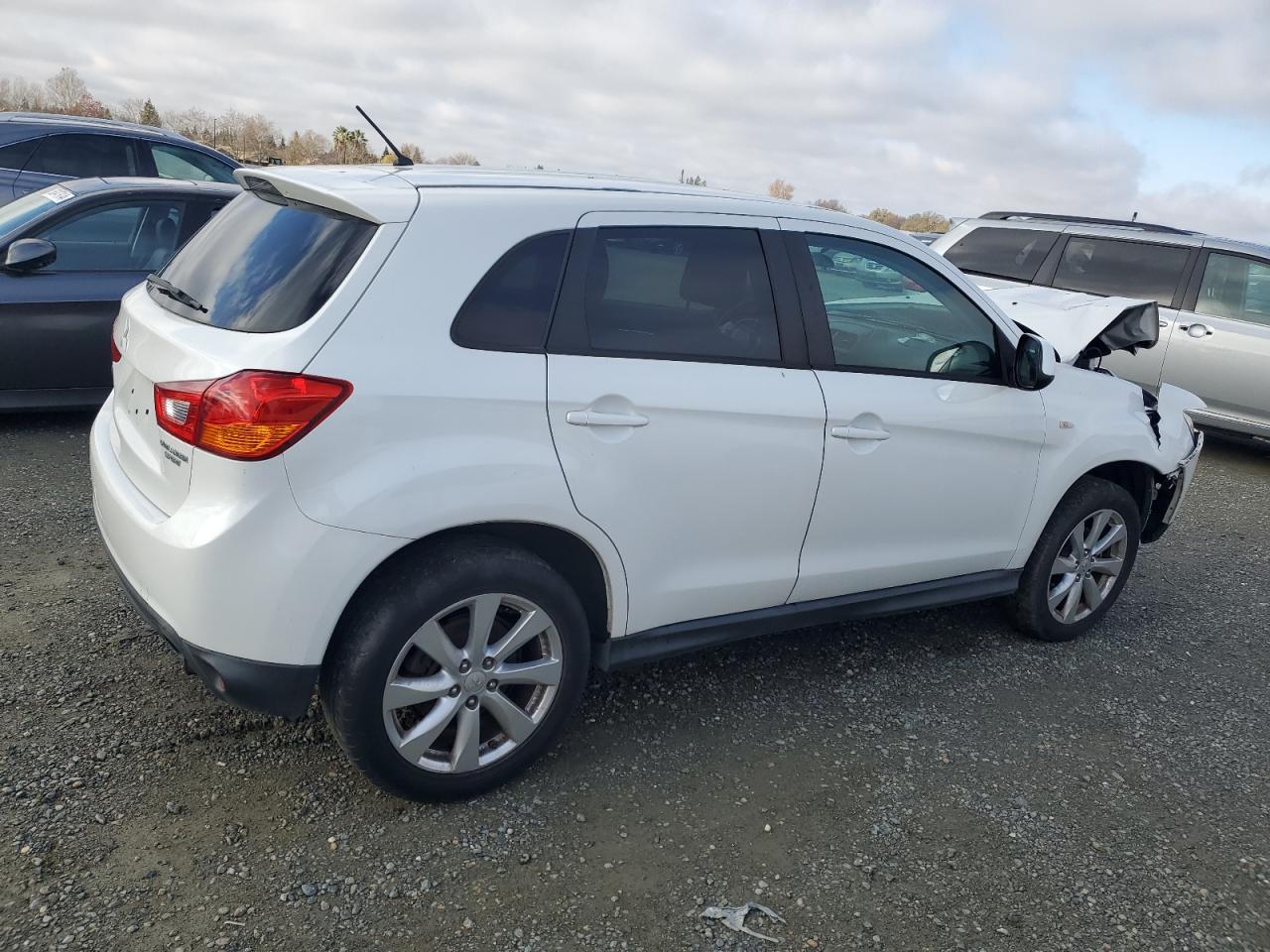 Lot #3028382809 2015 MITSUBISHI OUTLANDER