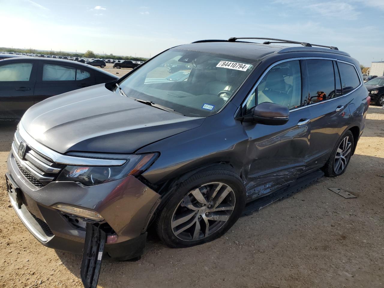 5FNYF6H93HB026709 HONDA PILOT TOUR 2017