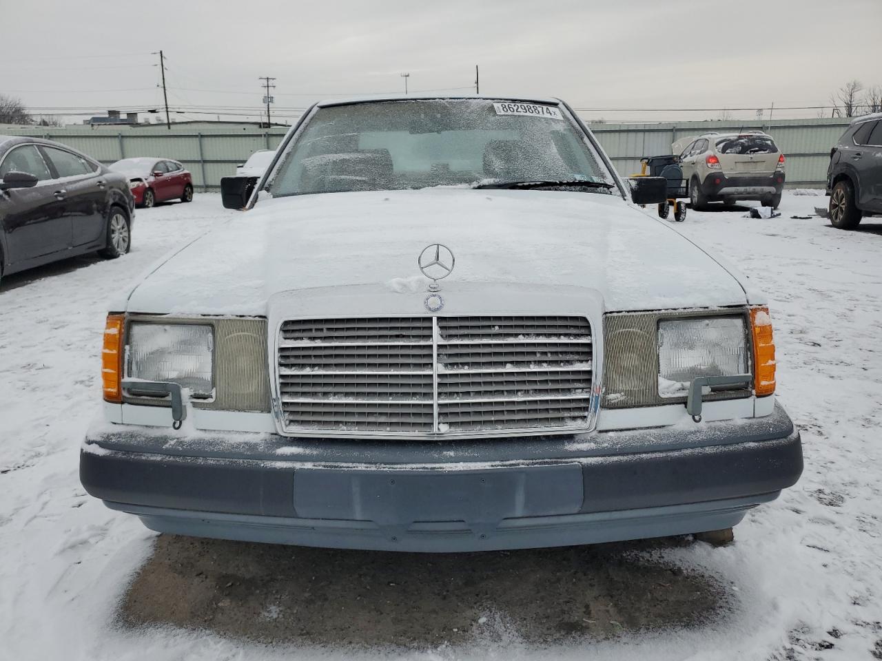 Lot #3034282120 1986 MERCEDES-BENZ 300 E