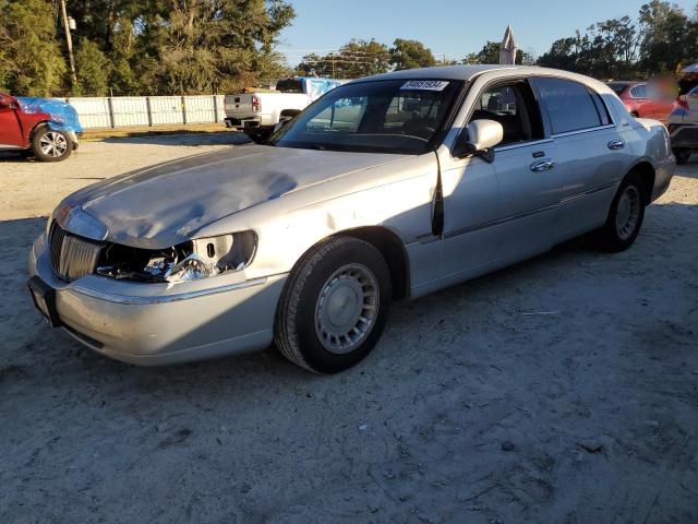 2001 LINCOLN TOWN CAR E #3037232500