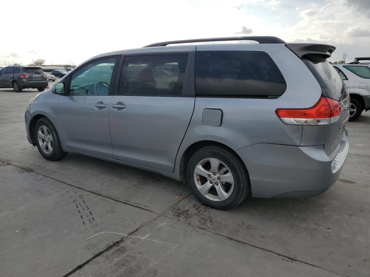 Lot #3025930946 2012 TOYOTA SIENNA LE