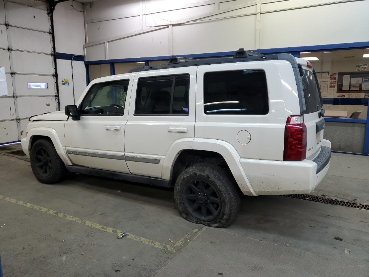 Lot #3032421233 2010 JEEP COMMANDER