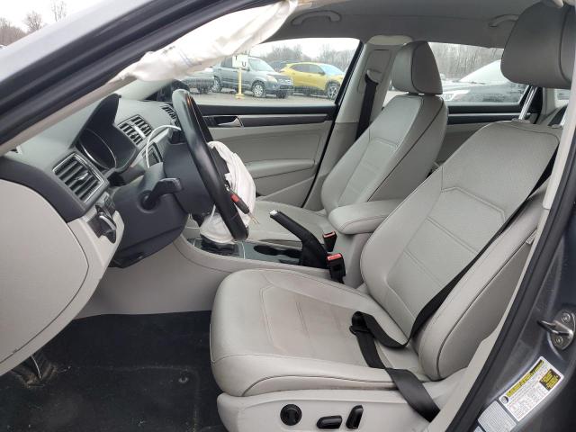 2017 VOLKSWAGEN PASSAT R-L - 1VWDT7A36HC049401