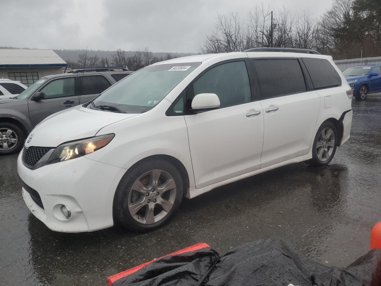 Lot #3049545653 2014 TOYOTA SIENNA SPO