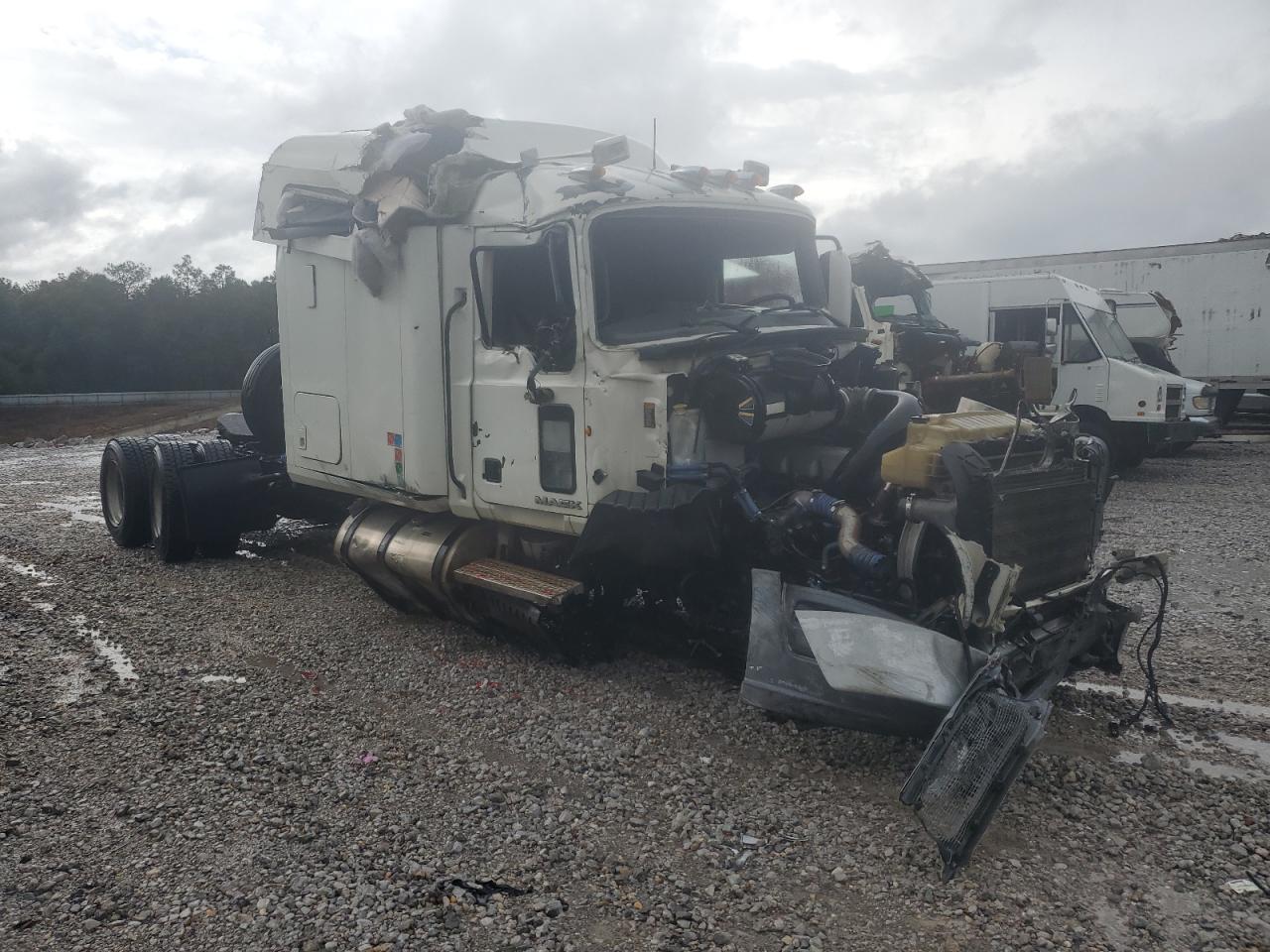  Salvage Mack 600 Cxu600