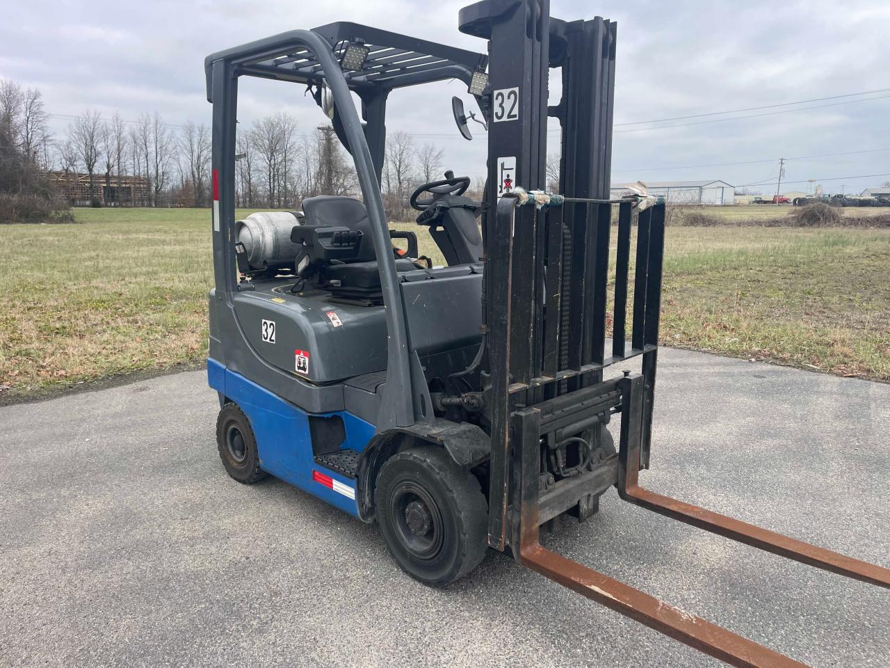 Lot #3033545083 2006 HYST FORKLIFT