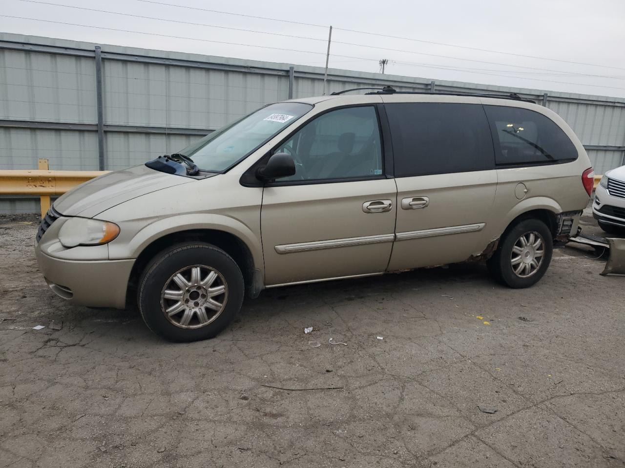 Lot #3029510376 2006 CHRYSLER TOWN & COU