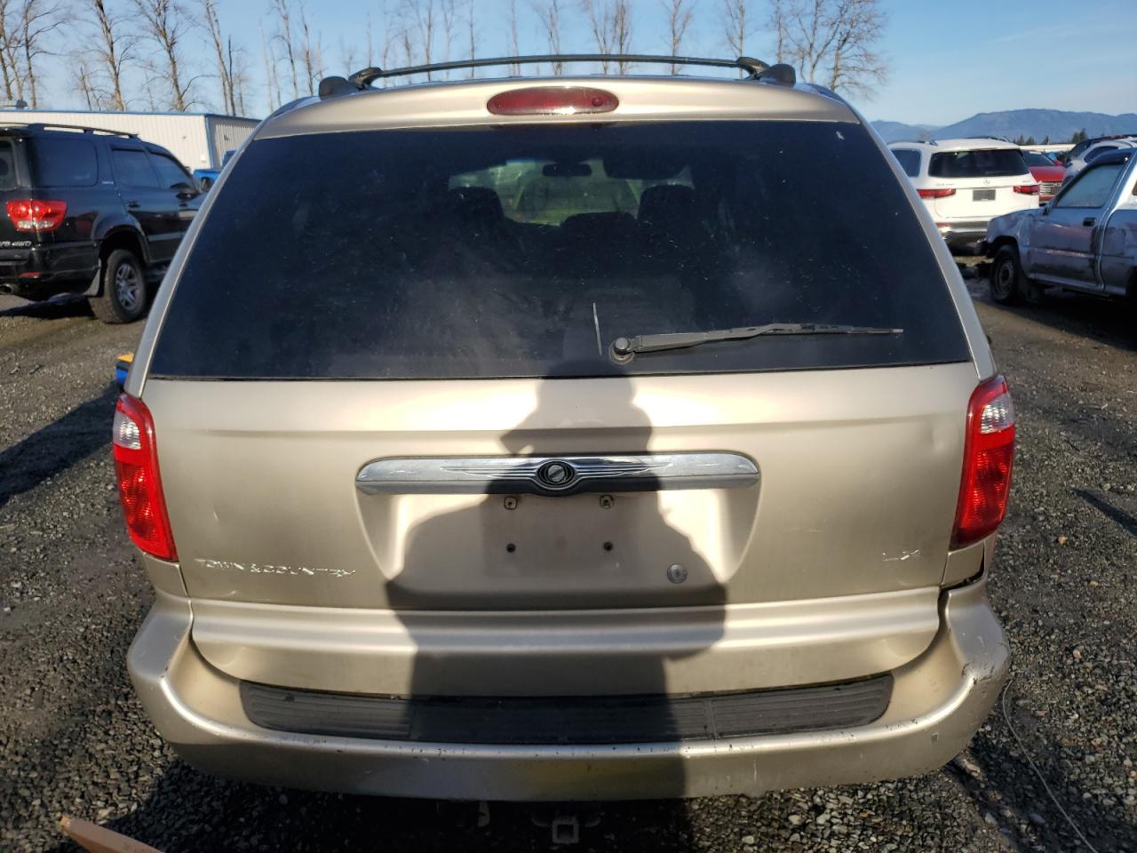 Lot #3033466105 2002 CHRYSLER TOWN & COU