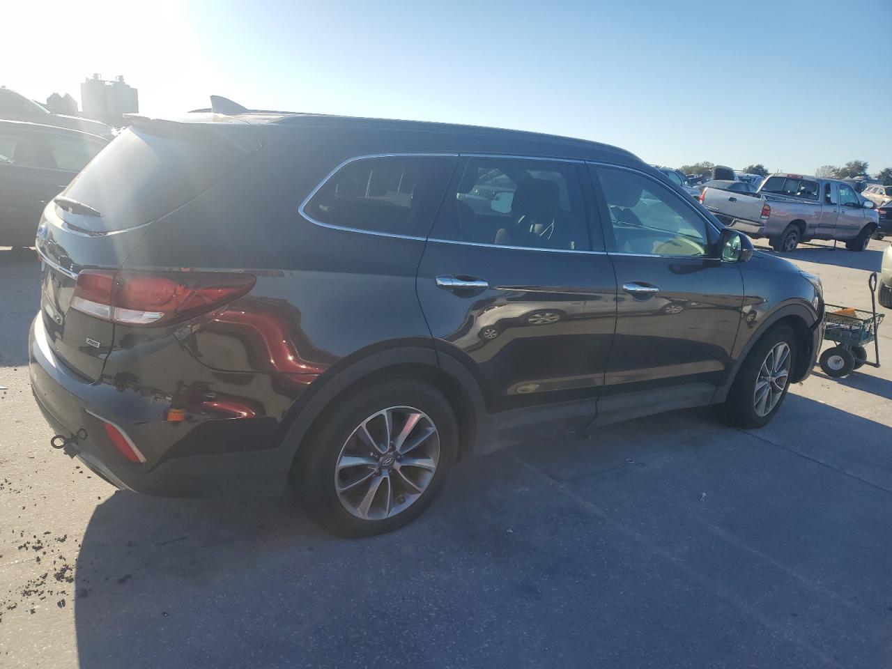 Lot #3036995727 2017 HYUNDAI SANTA FE S