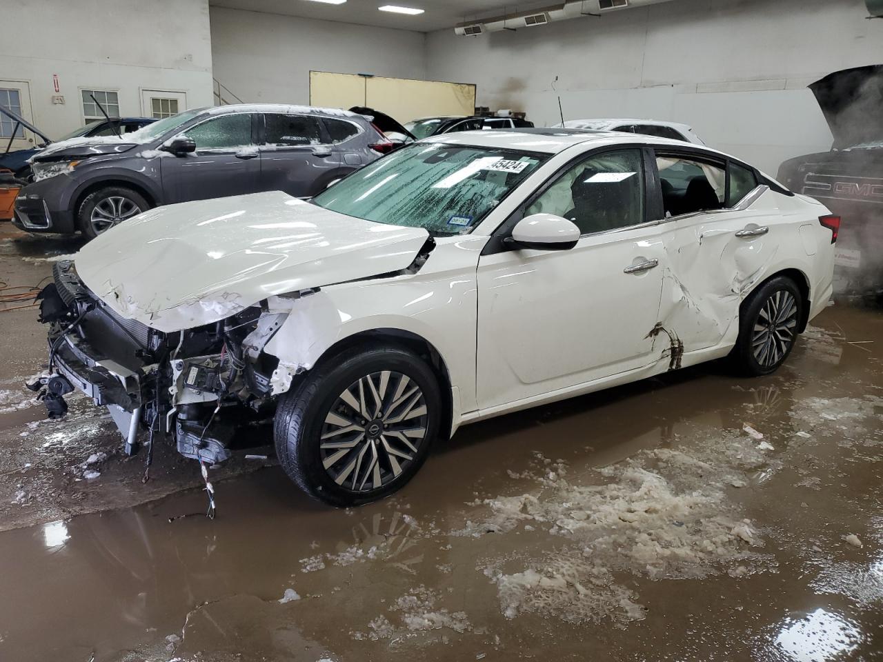  Salvage Nissan Altima