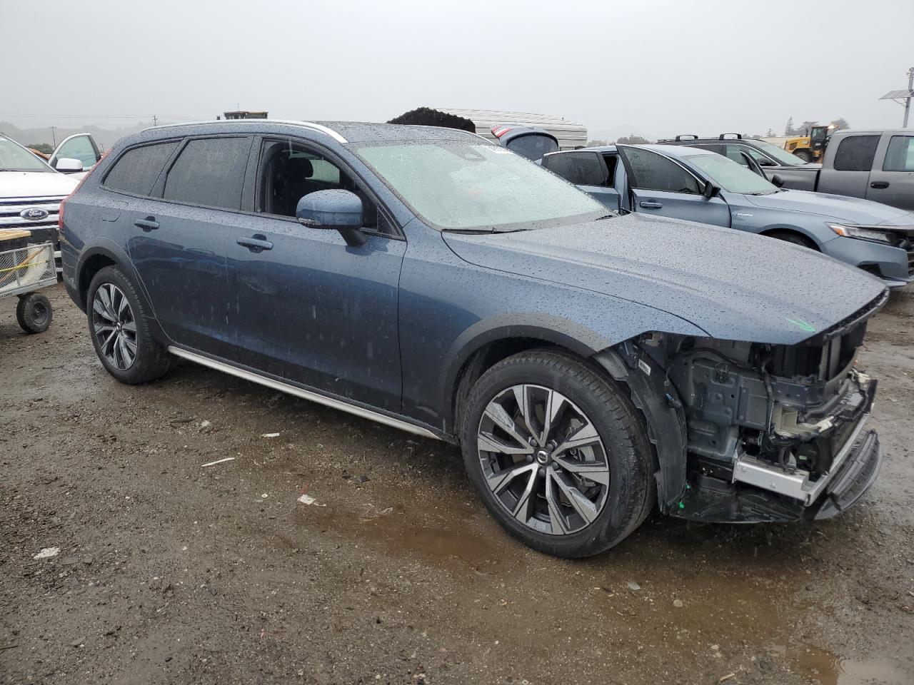 Lot #3028249844 2022 VOLVO V90 CROSS