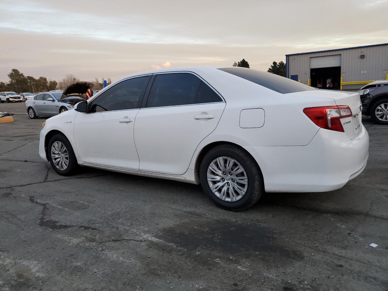 Lot #3041956199 2012 TOYOTA CAMRY HYBR