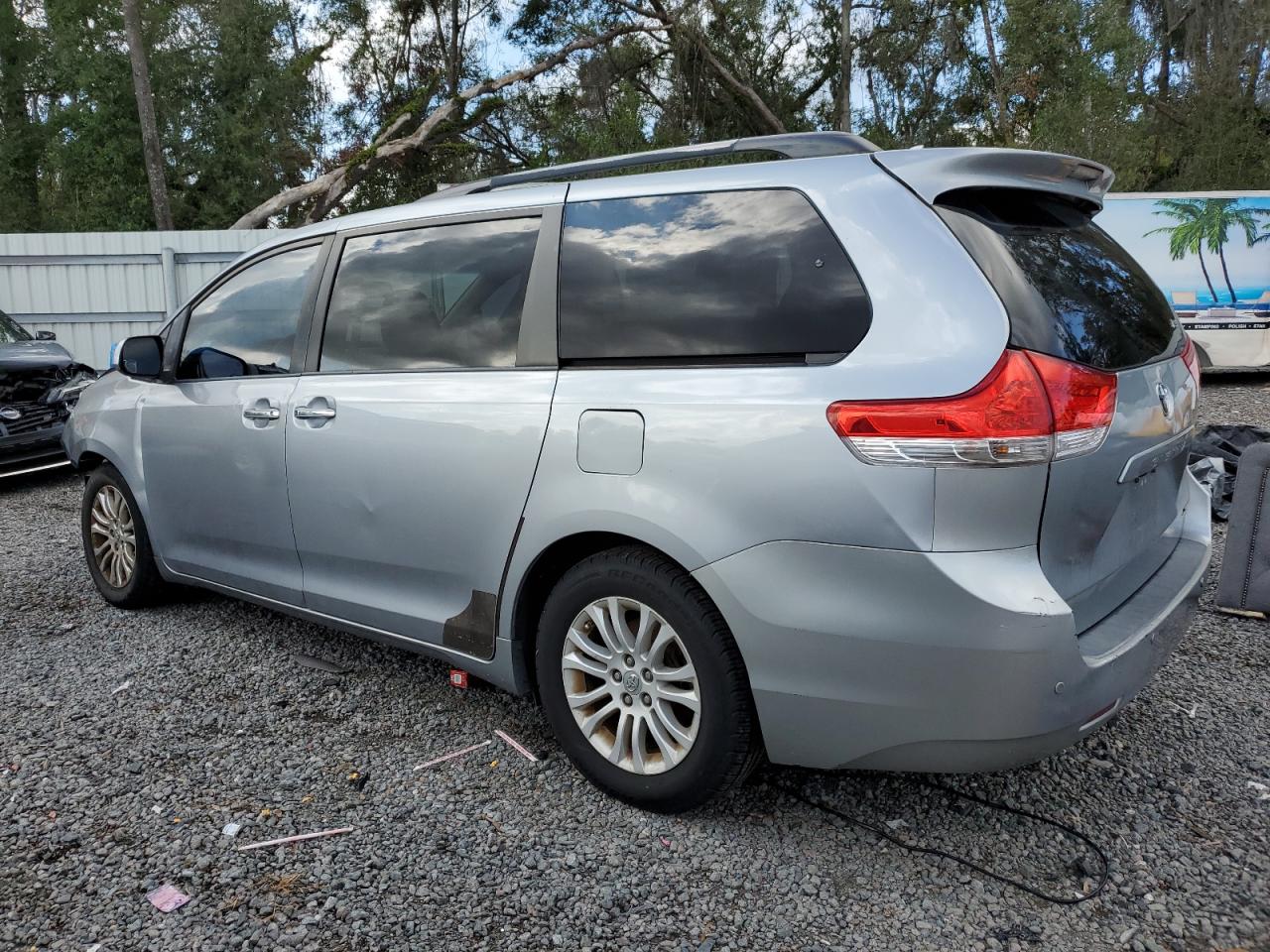 Lot #3041989238 2012 TOYOTA SIENNA XLE