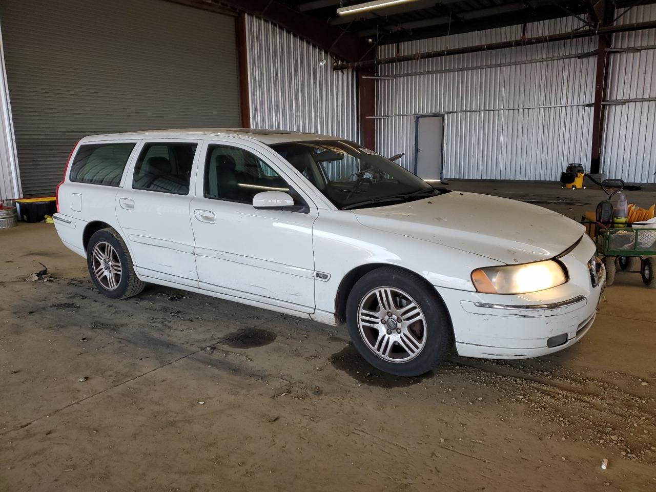 Lot #3024718755 2006 VOLVO V70 2.5T