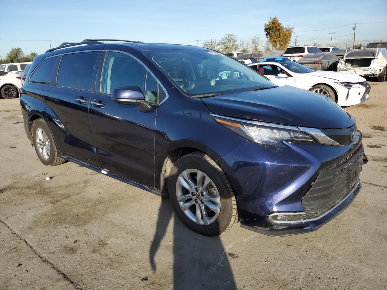 Lot #3026989779 2022 TOYOTA SIENNA XLE