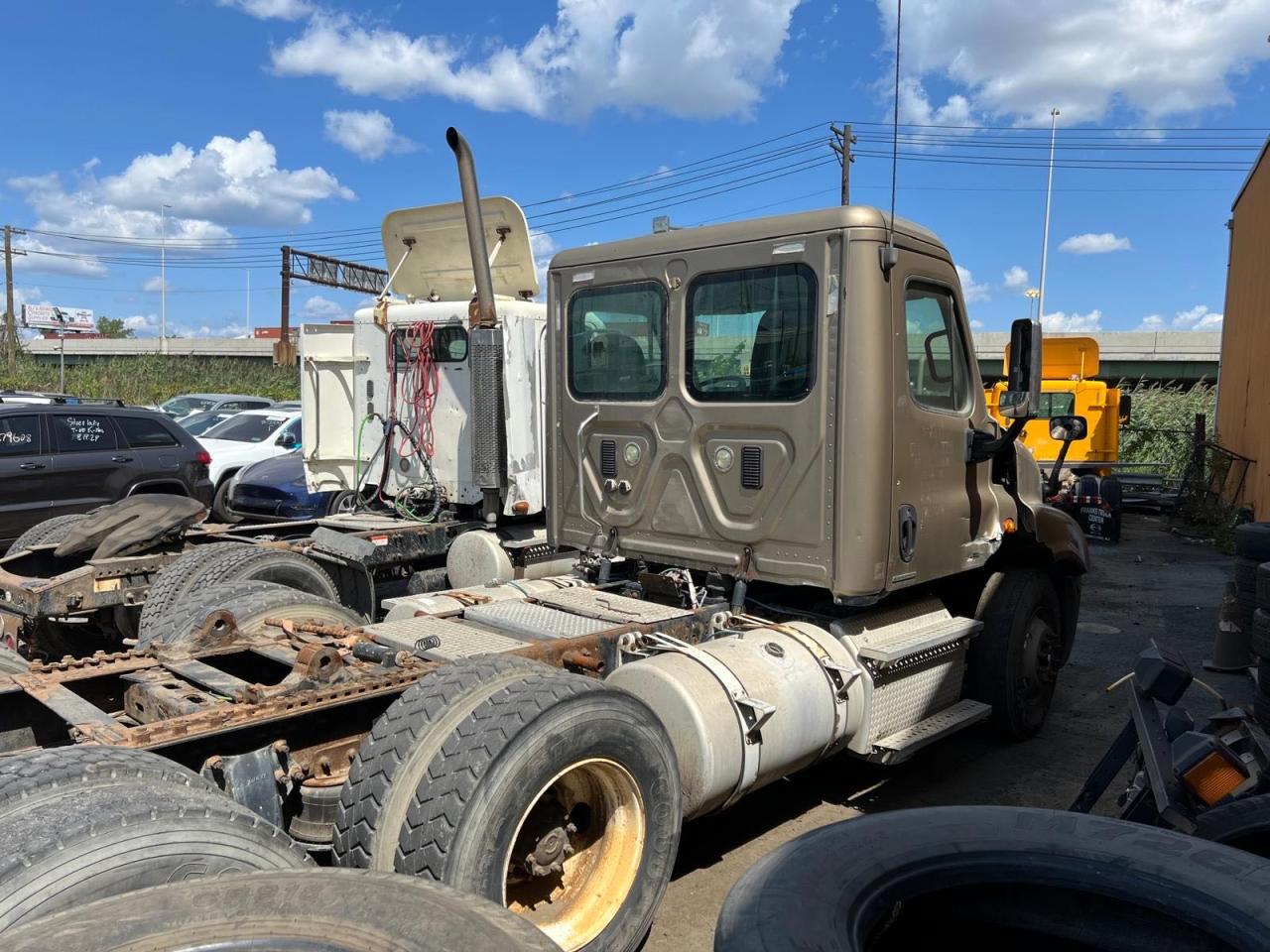 Lot #3042046197 2007 FREIGHTLINER CASCADIA