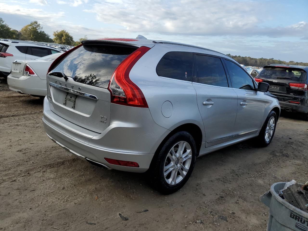 Lot #3045871661 2015 VOLVO XC60 T5 PR