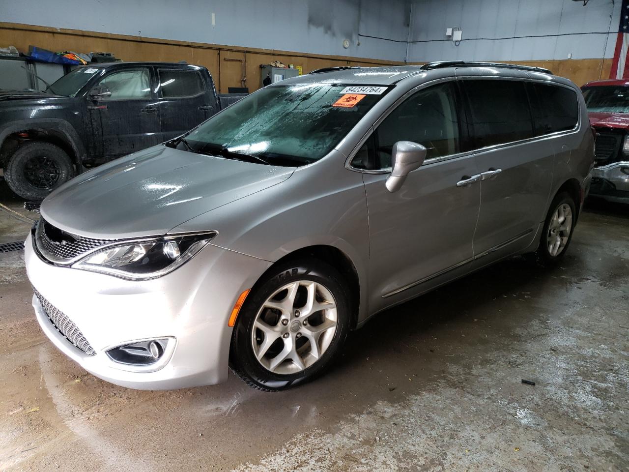  Salvage Chrysler Pacifica