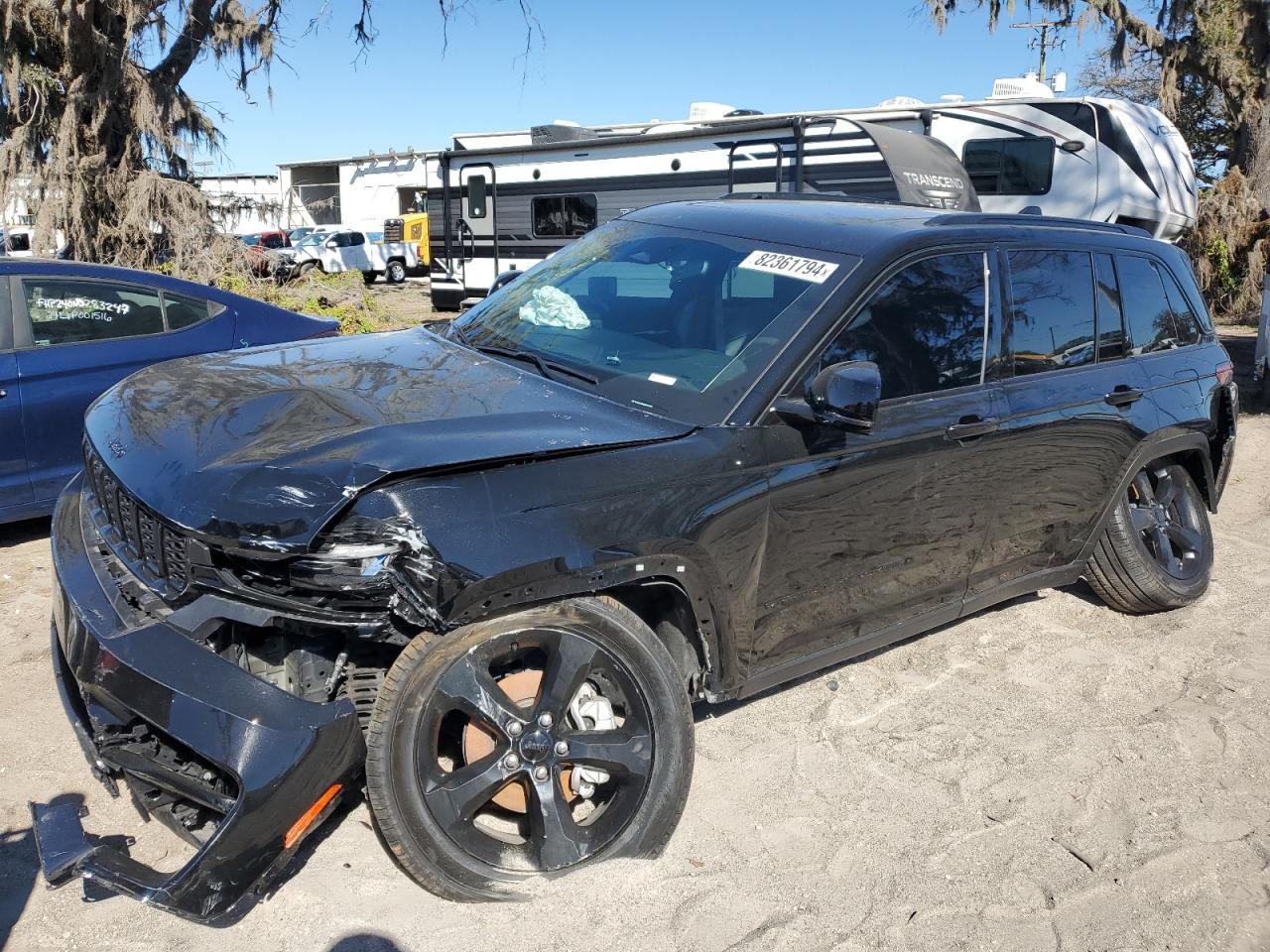  Salvage Jeep Grand Cherokee