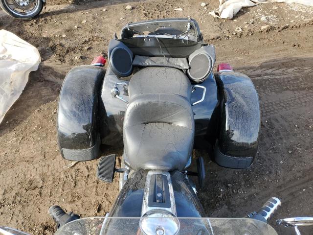 2021 HARLEY-DAVIDSON FLHTCUTG 1HD1MAF16MB853199