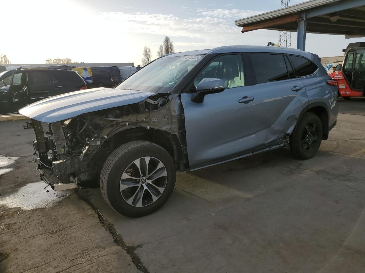  Salvage Toyota Highlander