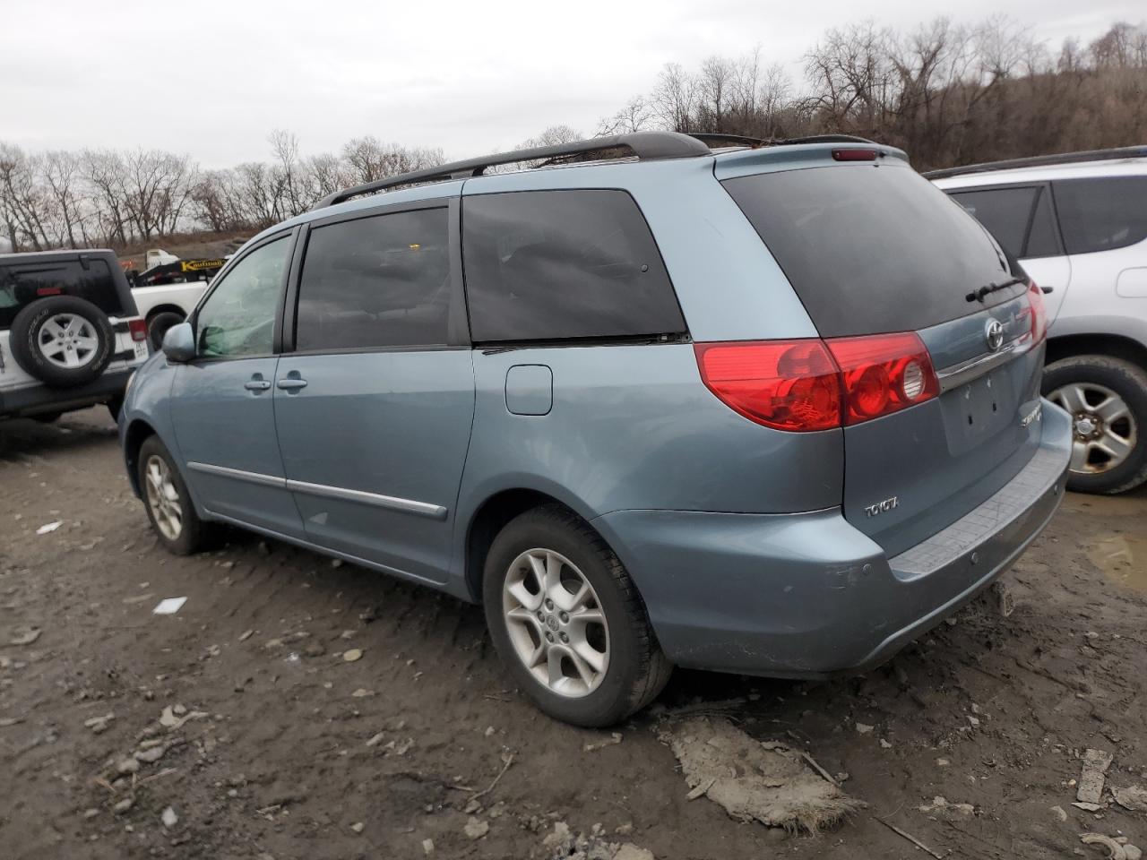 Lot #3030409458 2006 TOYOTA SIENNA XLE