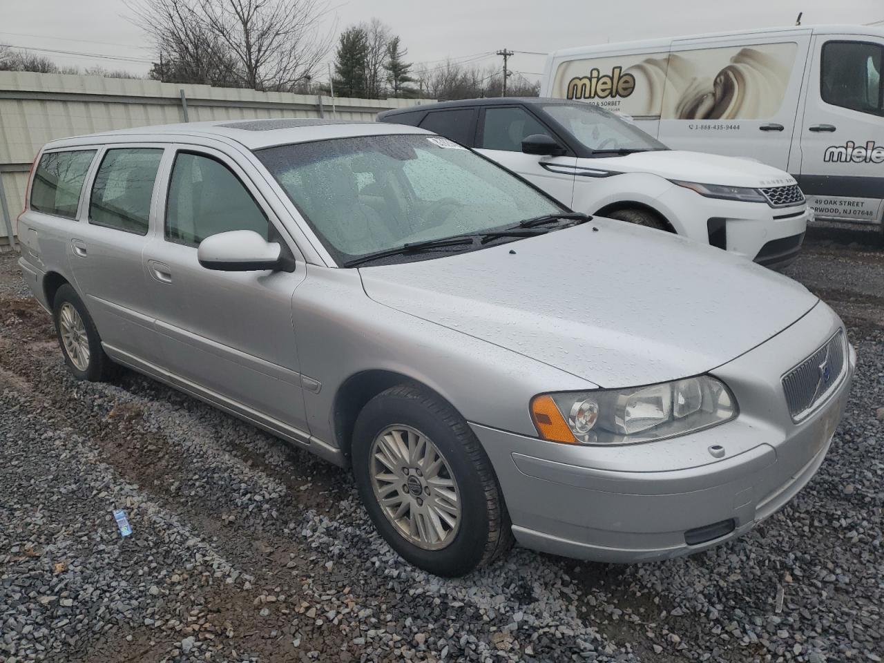 Lot #3030475466 2005 VOLVO V70