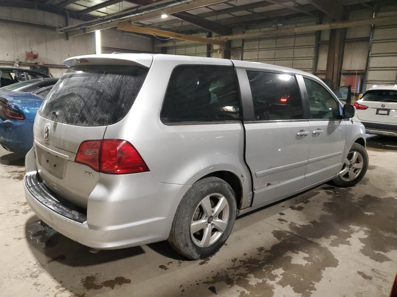 Lot #3028390842 2009 VOLKSWAGEN ROUTAN SEL