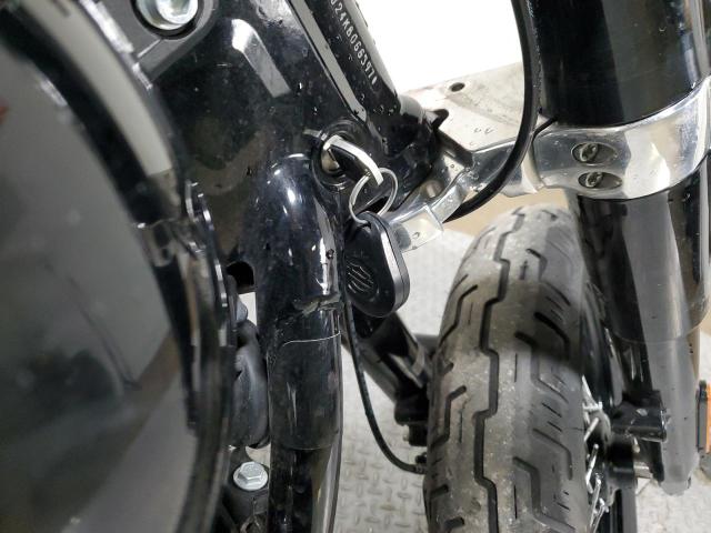 2019 HARLEY-DAVIDSON FLSL 1HD1YDJ24KB066397